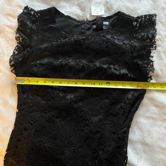 Black lace dress - Picture 8 of 8